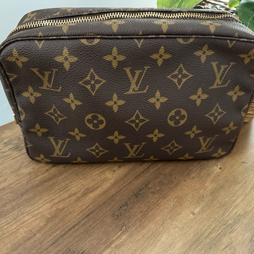Louis Vuitton Vintage Monogram Trousse 28 Toiletry Bag